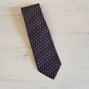 Gucci Exclusive Neck Tie Mens Loop Pattern design | Blue Silk Hand Made Italy